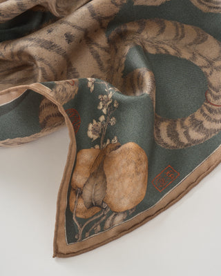 zouyu, cry the deer small silk twill square scarf