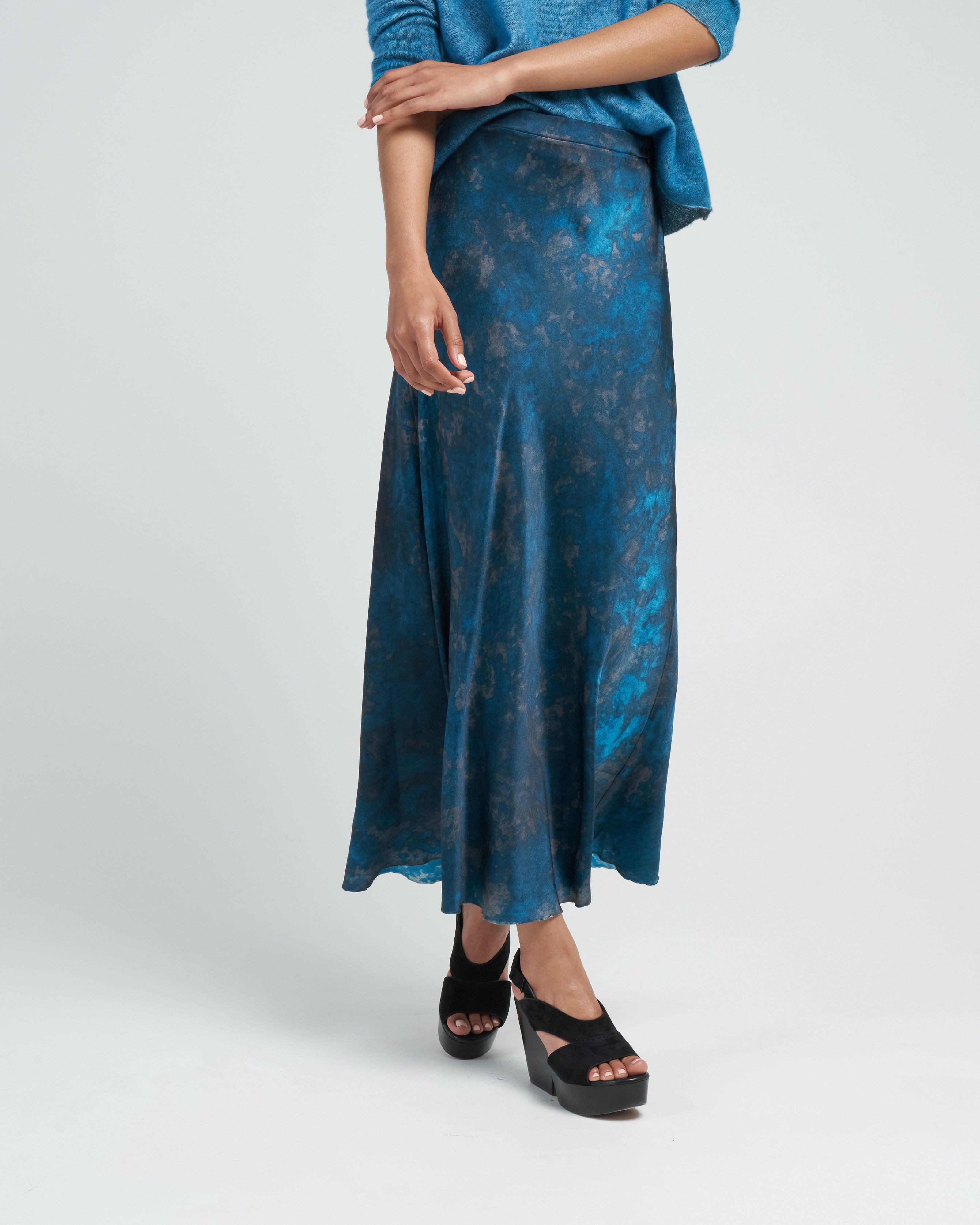 Avant Toi Camouflage Midi Silk Skirt Dark Teal