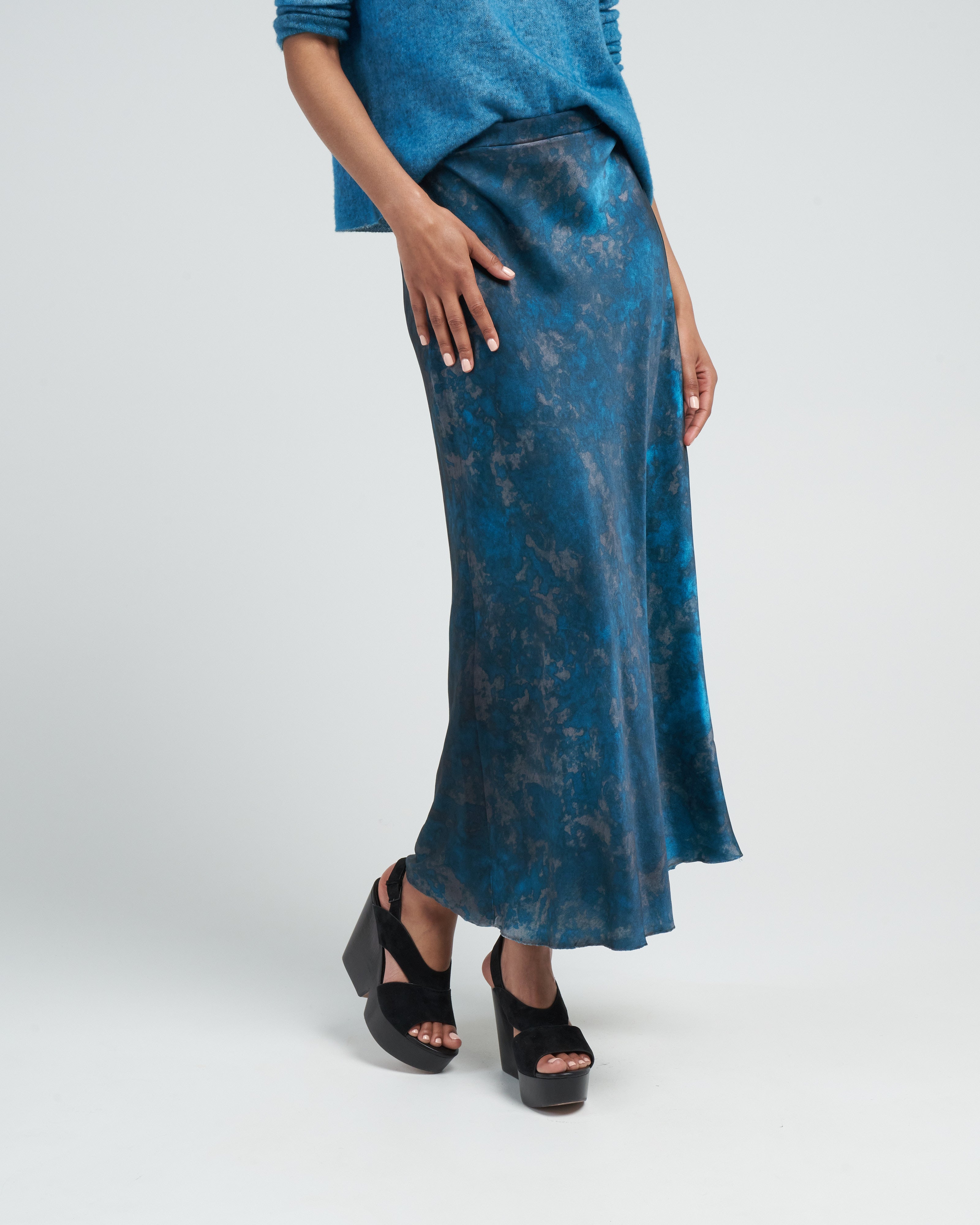 Avant Toi Camouflage Midi Silk Skirt Dark Teal