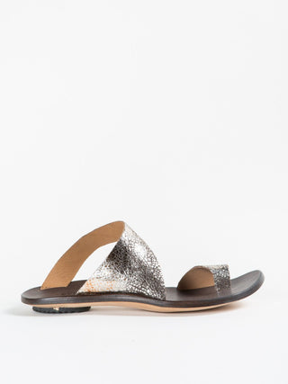 thong sandal - silver/copper