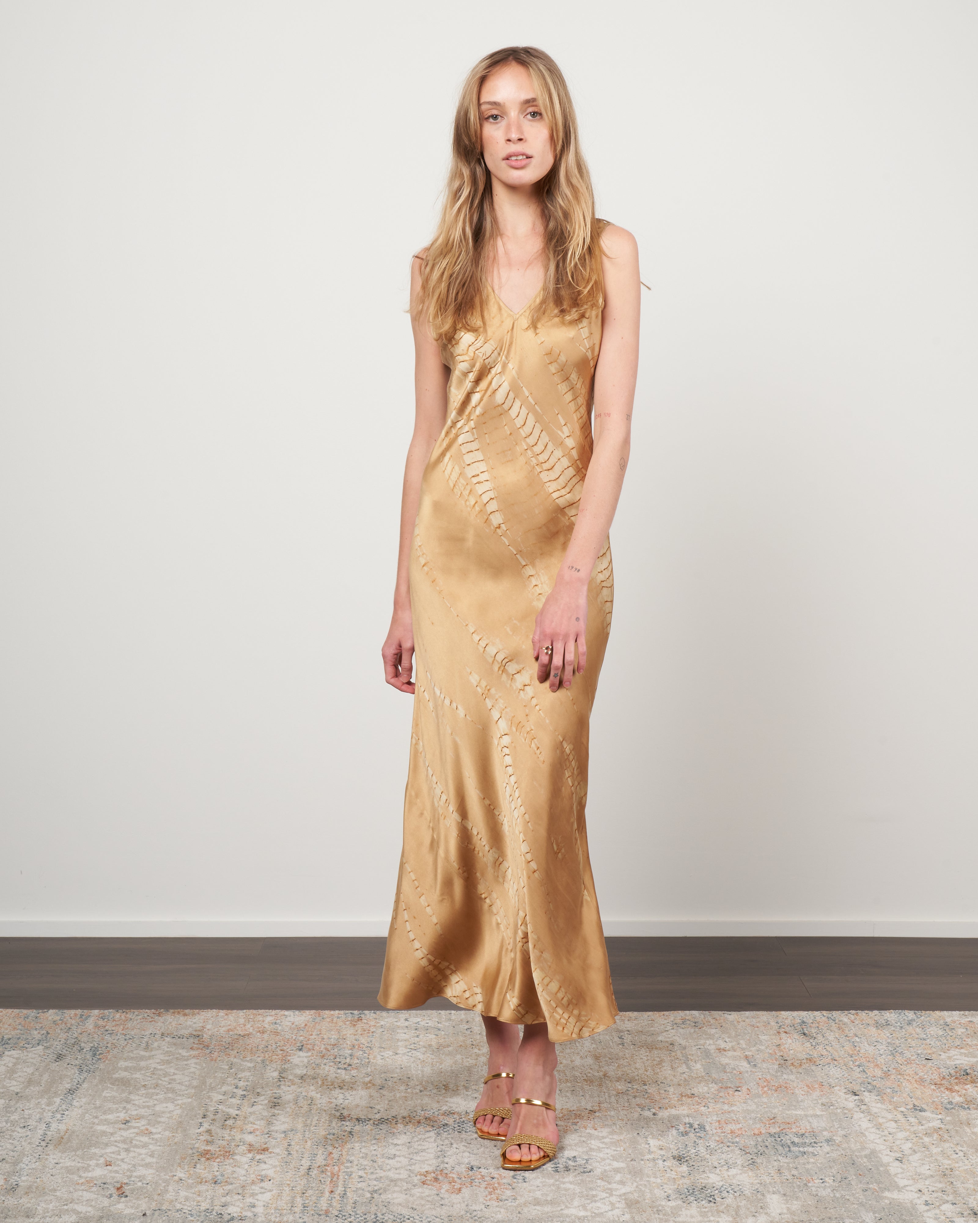 Voz Double V Tie Dye Dress Gold Silk Voz Double V Tie Dye Dress Gold Silk