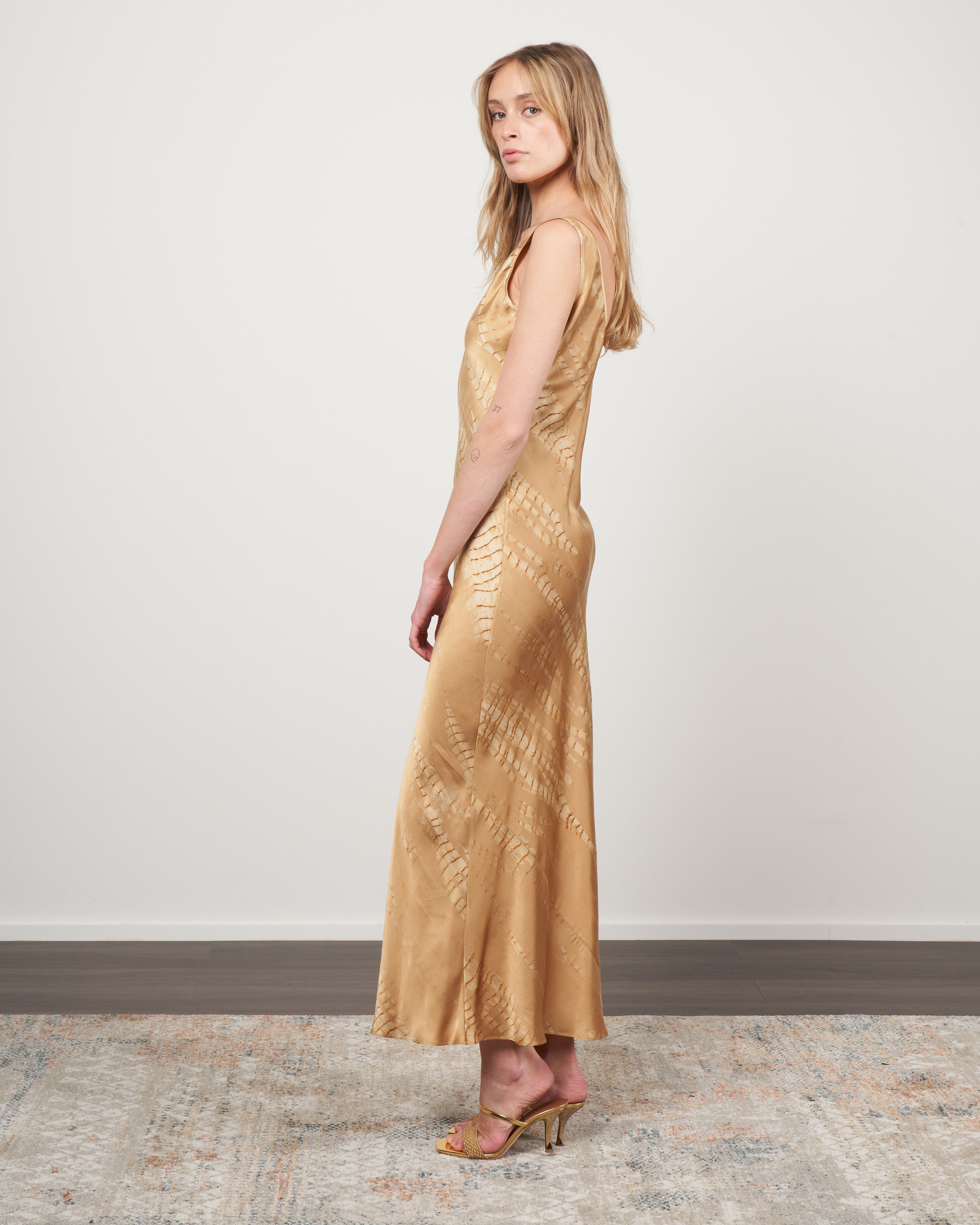 Voz Double V Tie Dye Dress Gold Silk Voz Double V Tie Dye Dress Gold Silk