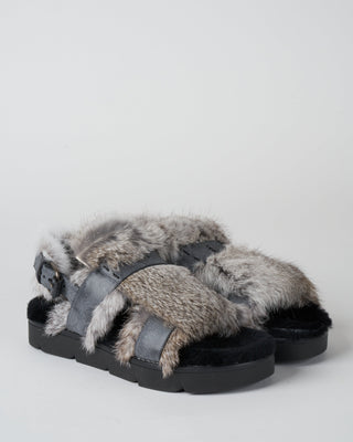 grey sandals with grey lapin