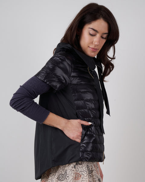 未使用級　HERNO TAFFETA JACKET 2023年製 2way 黒 未使用級 HERNO TAFFETA JACKET 2023年製 2way 黒