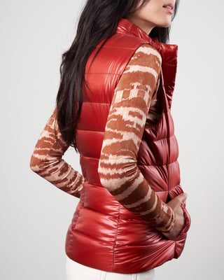 iconico nylon ultralight short vest - burnt henna