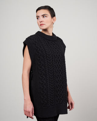 cable sleeveless vest - black
