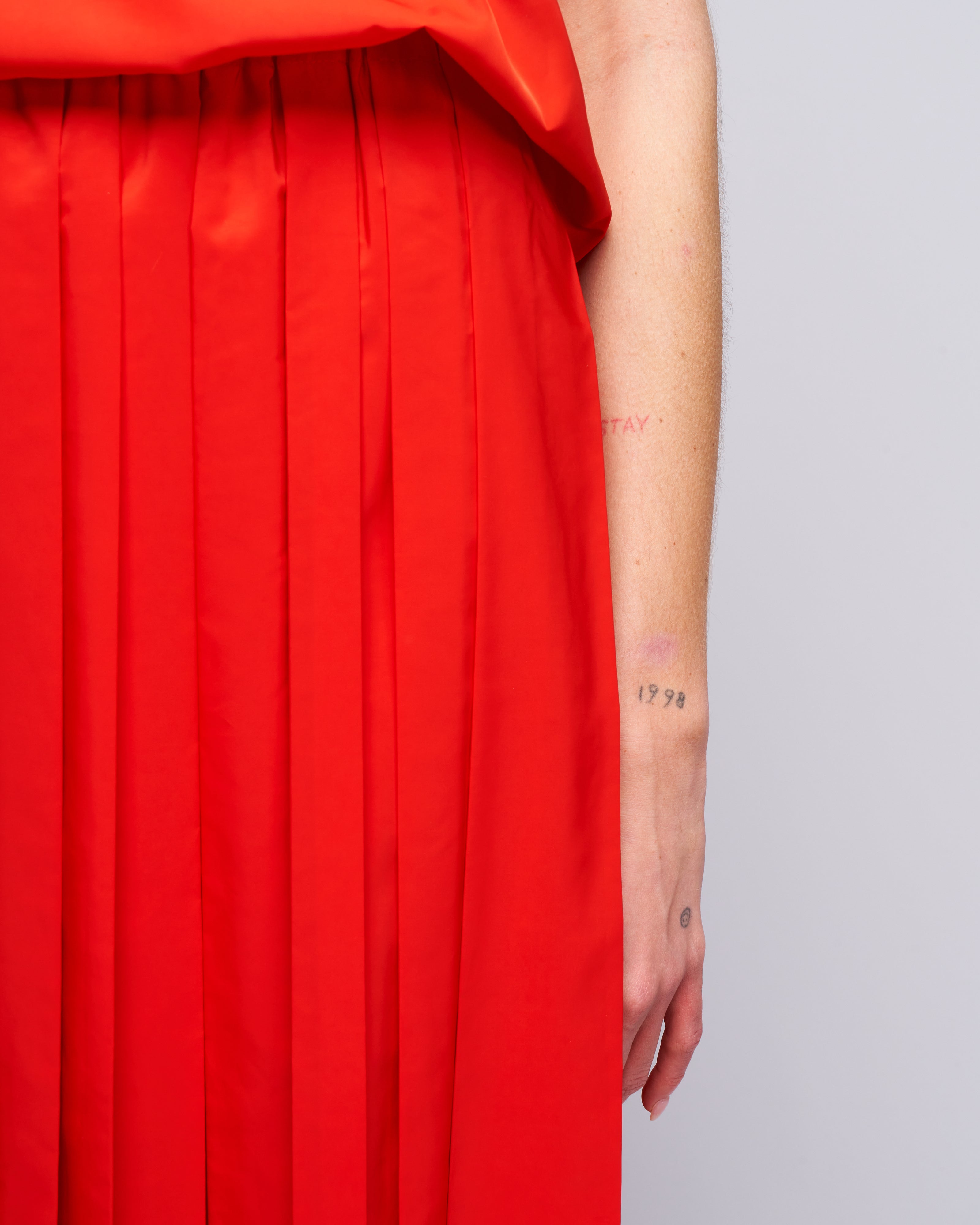 Tibi Italian Sporty Nylon Pleated Pullon Skirt Red