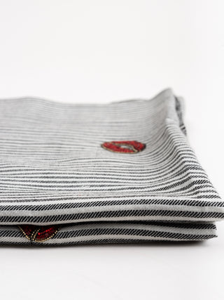 pout party scarf