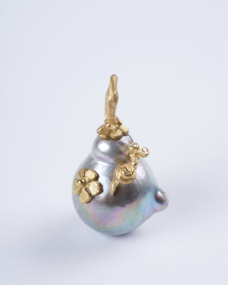 tahitian pearl pendant with 18k yellow gold and diamond details - gold