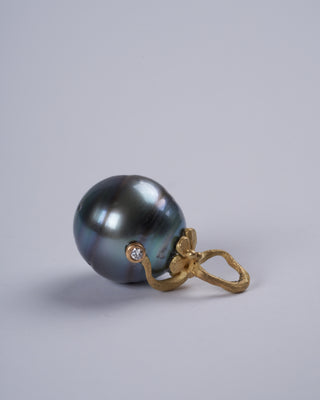 tahitian pearl with 18k yg and tendril diamond - gold