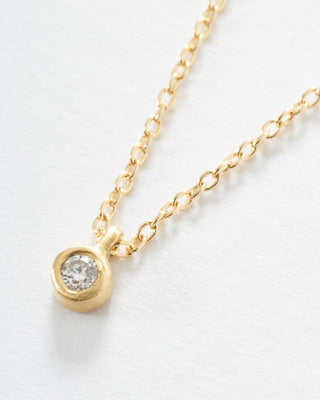 micro 3pt diamond necklace