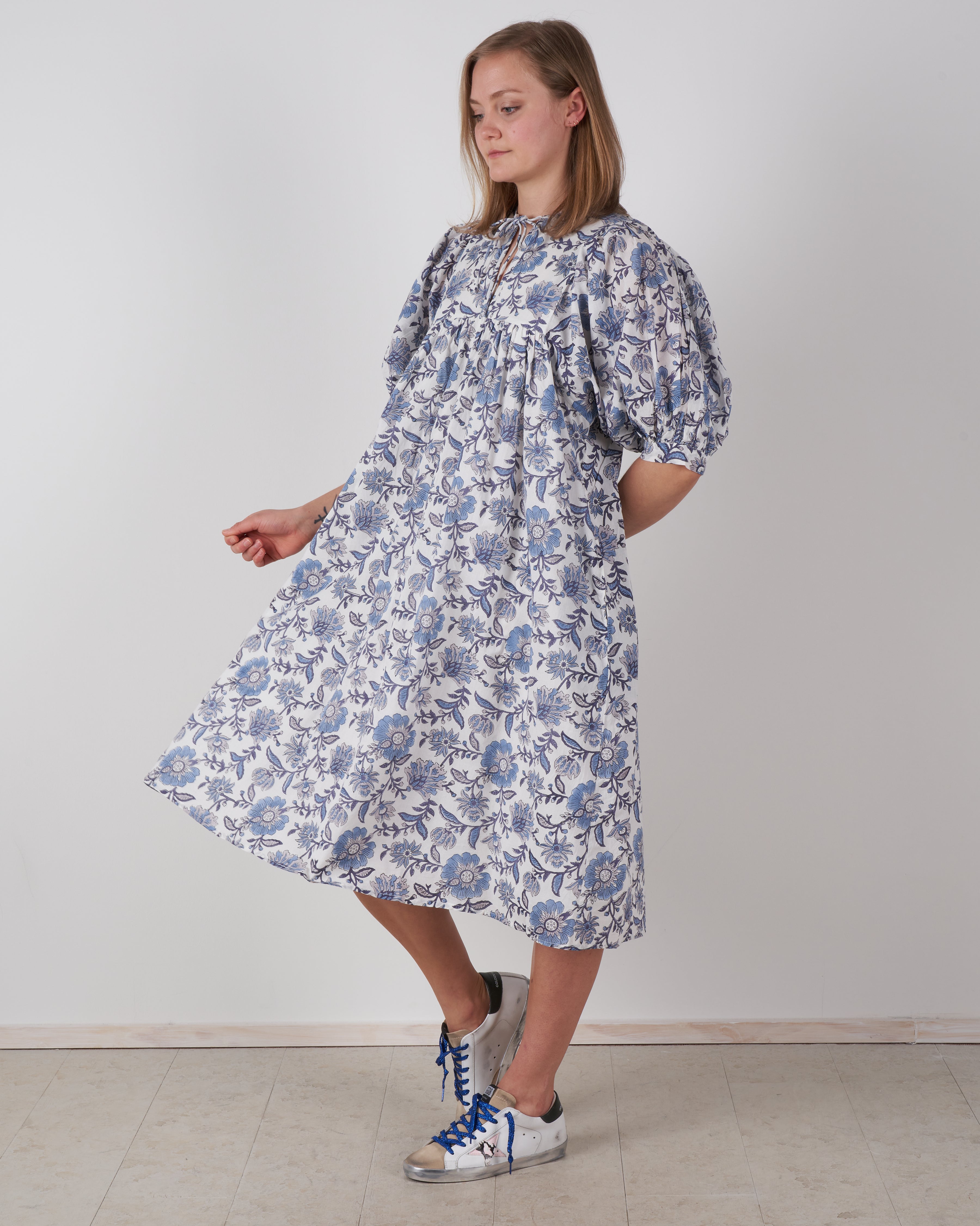 Mille Saffron Dress Blue Floral Mille Saffron Dress Blue Floral
