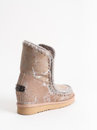 short inner wedge boot