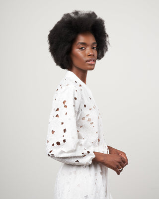 perrin top - scalloped floral eyelet white
