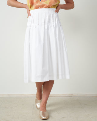 pleated skirt with camel stitch - white