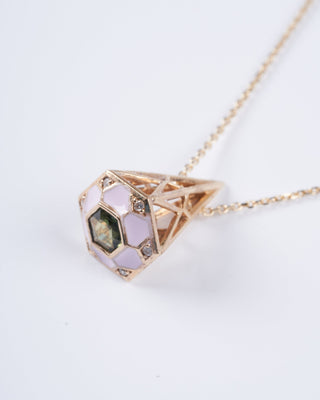 pod pendant with green sapphire in yellow gold - green
