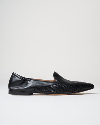 pointed toe flat - black glove leather