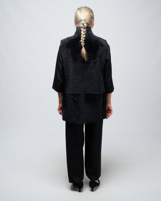short stand collar gilet - black merinillo