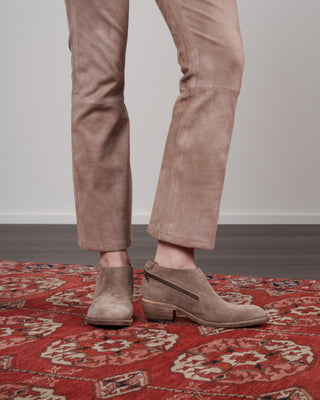 low ankle boot -side zipper