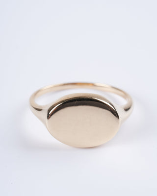 small oval signet ring in gold - gold