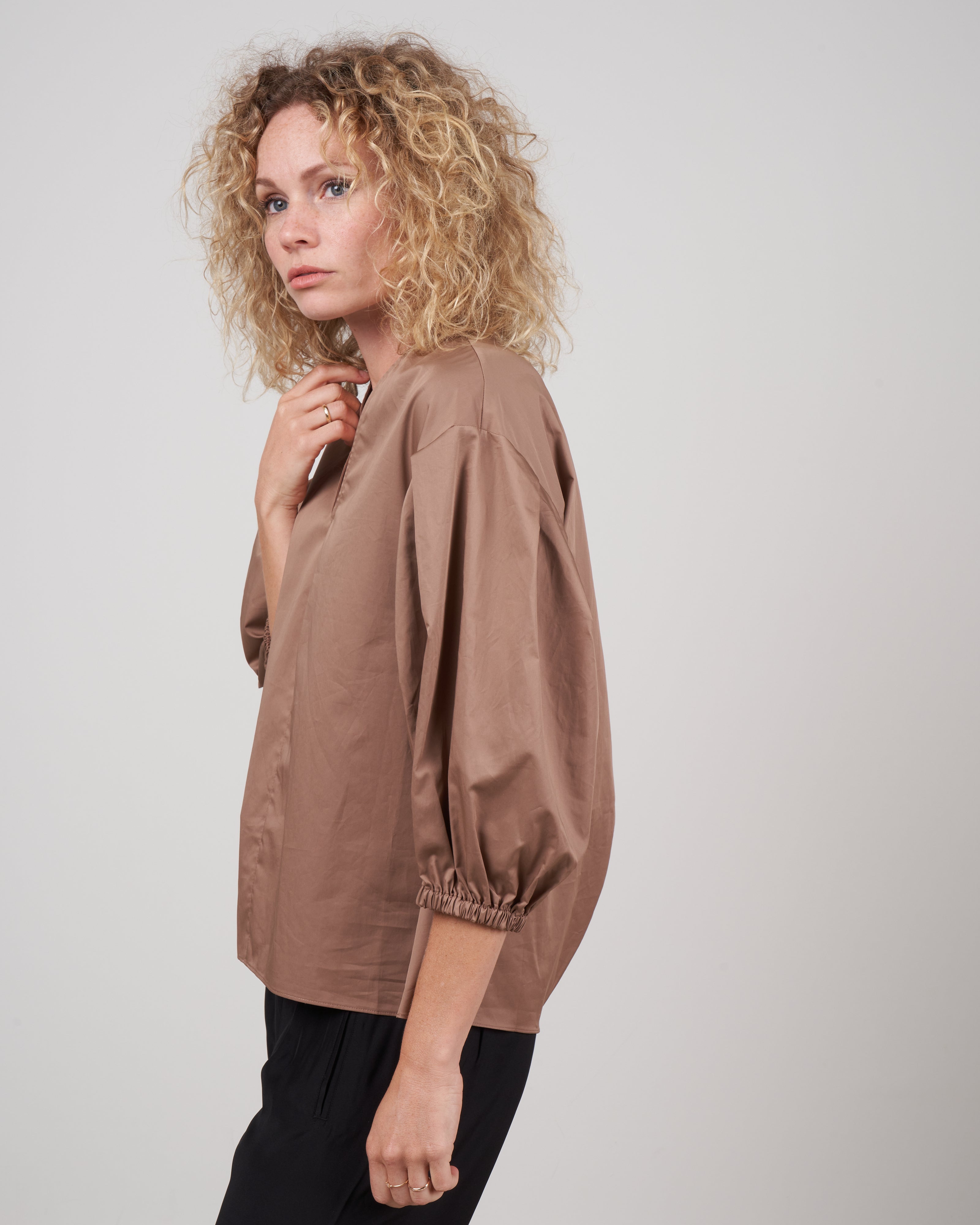 Tibi Eco Poplin Vneck Pleated Sleeve Top Hazelnut Haznu