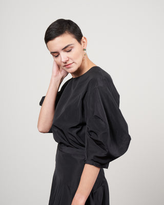 italian sporty nylon pleat sleeve top - black