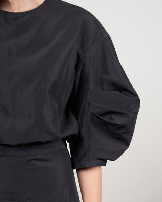 italian sporty nylon pleat sleeve top - black