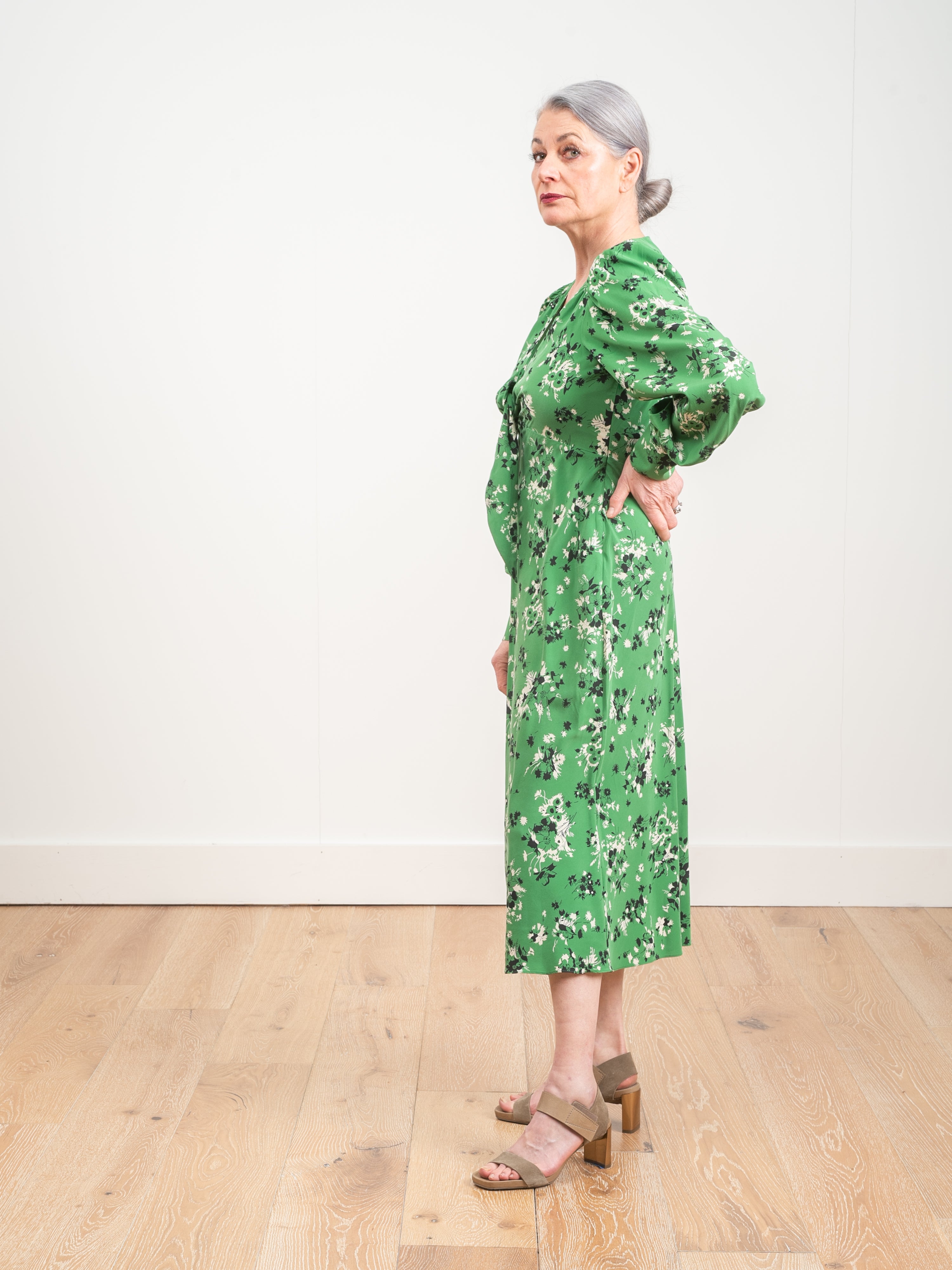 veronica beard dress Designer Dresses | Luxury Dresses 510 tall Model is wearing a US size 4 ABOUT THE BRAND Veronica Beard was founded by sisters Veronica Beard Women's Bolade Silk