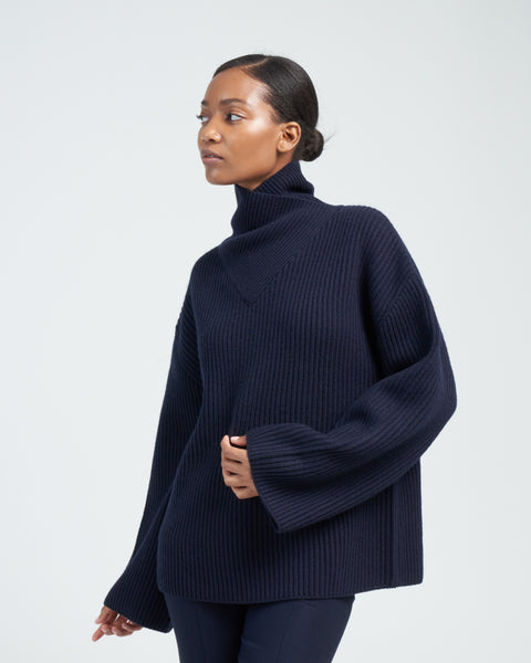 wrappedneck_knit_navy_1_grande